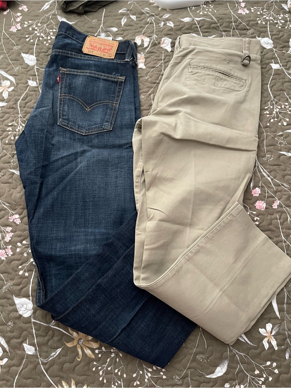 Levi's Men's Dark Blue Denim Jeans & Khaki Slim Straight Pants